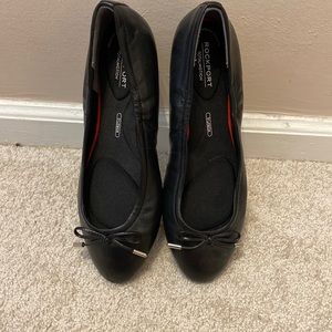Black ballet flats